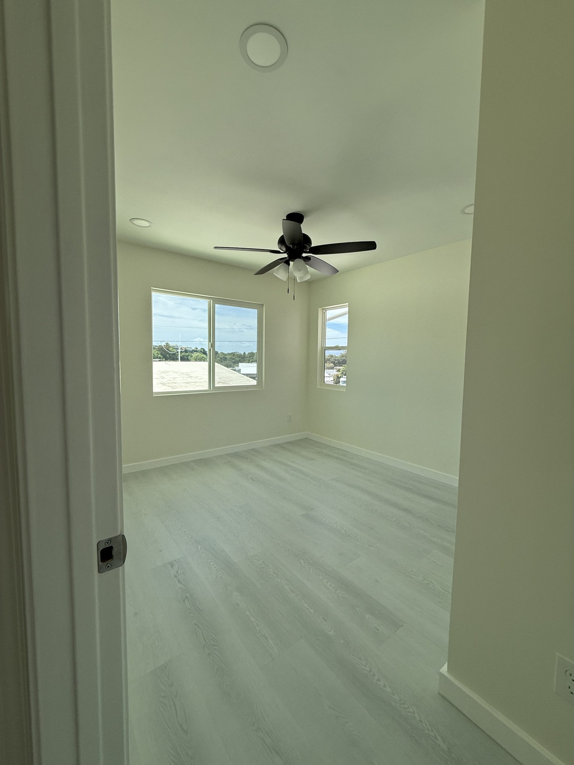 property-img